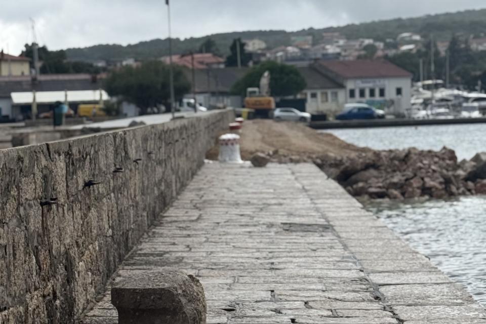 Radovi u luci Krk